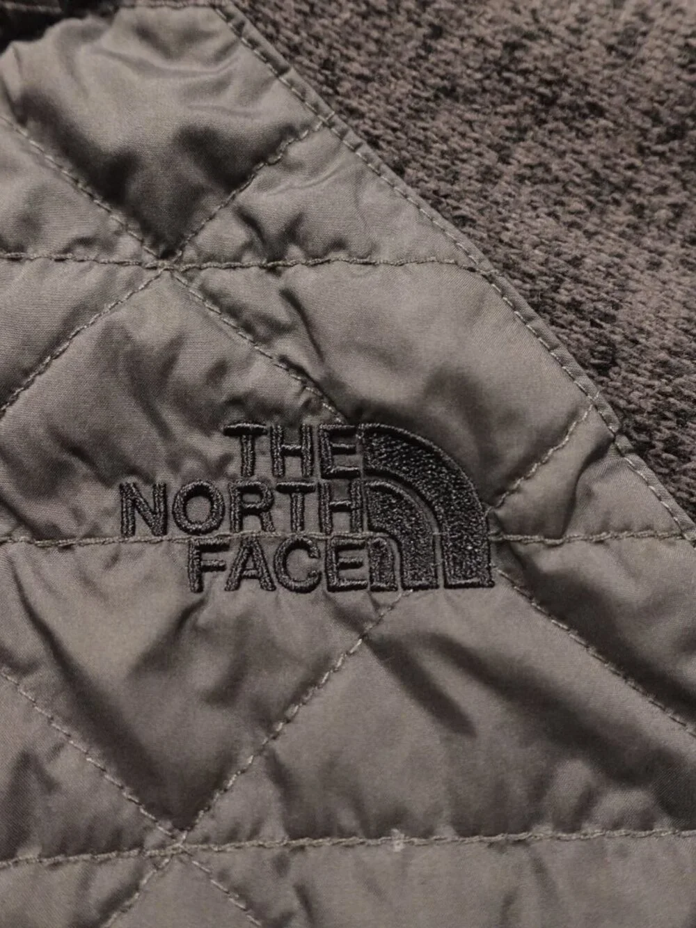 The North Face Quilted Insulated Hooded Jacket Boys Medium (10/12) Gray Full Zip